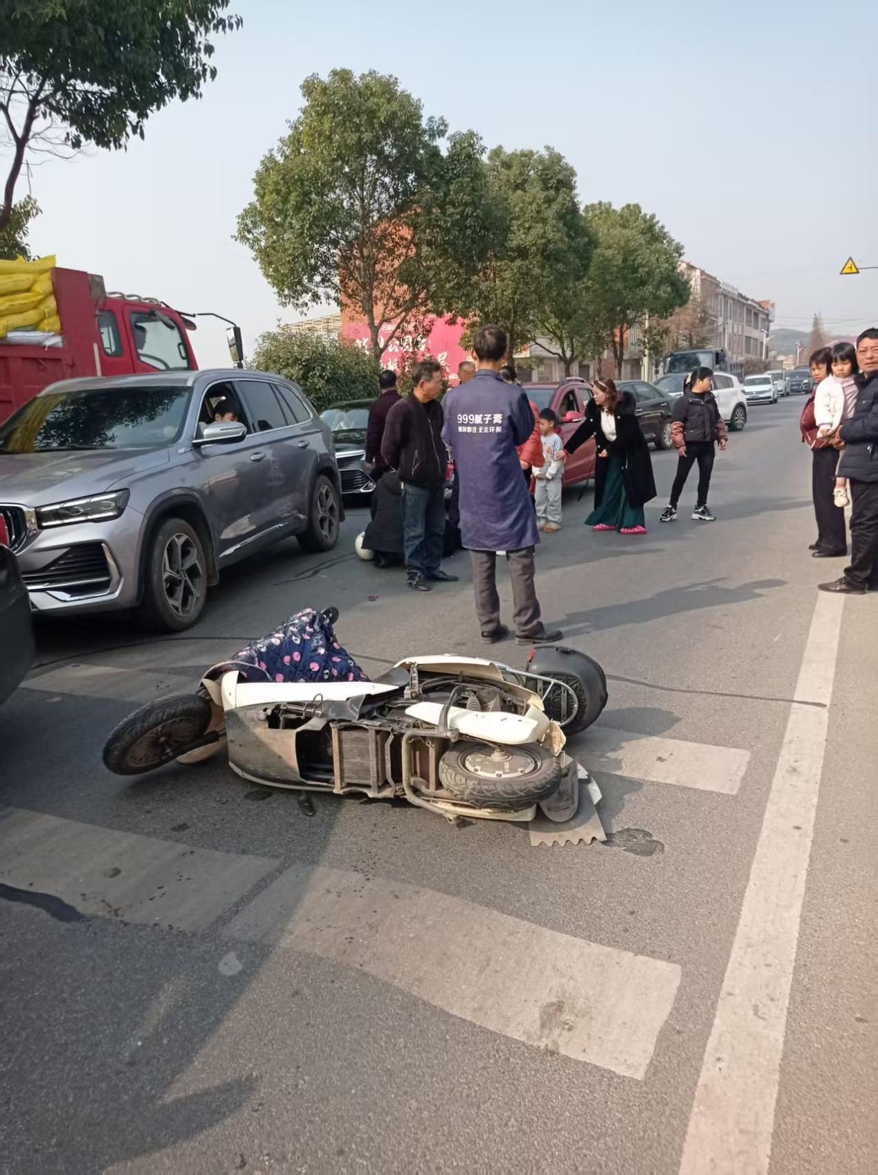 0307老人出车祸腰椎骨折卧床不起，听法12天下地活动了2.jpeg